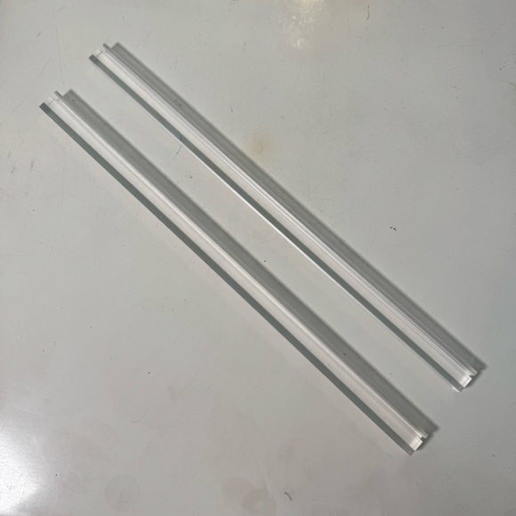 Clear Acrylic Rods - Picture 1 of 3